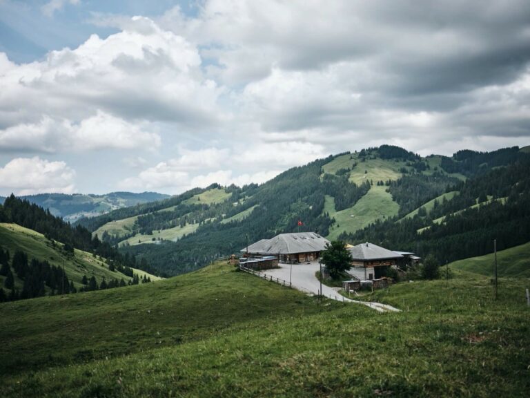Schwarzsee-Jaun Traverse