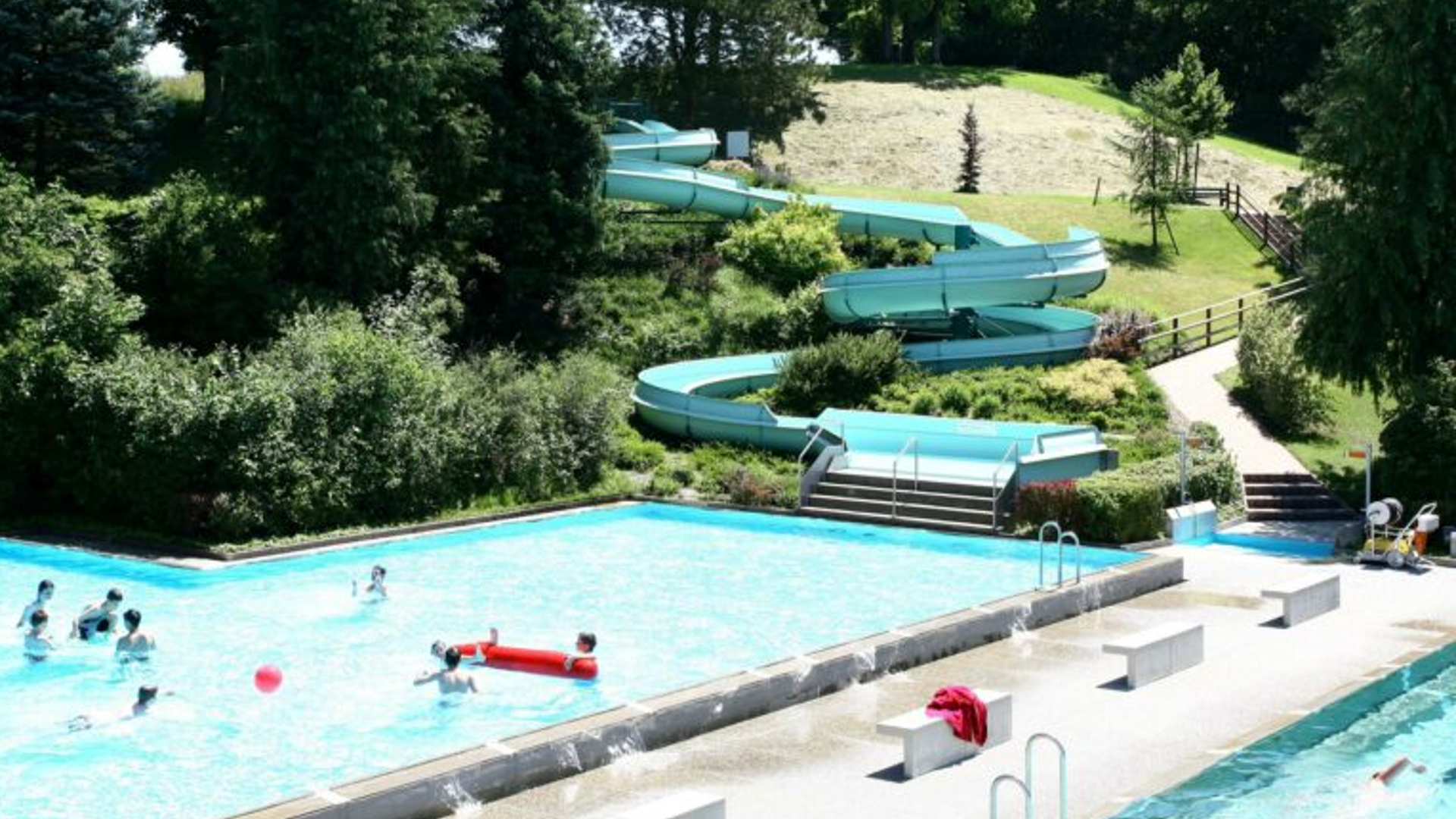 Plongeon à la piscine